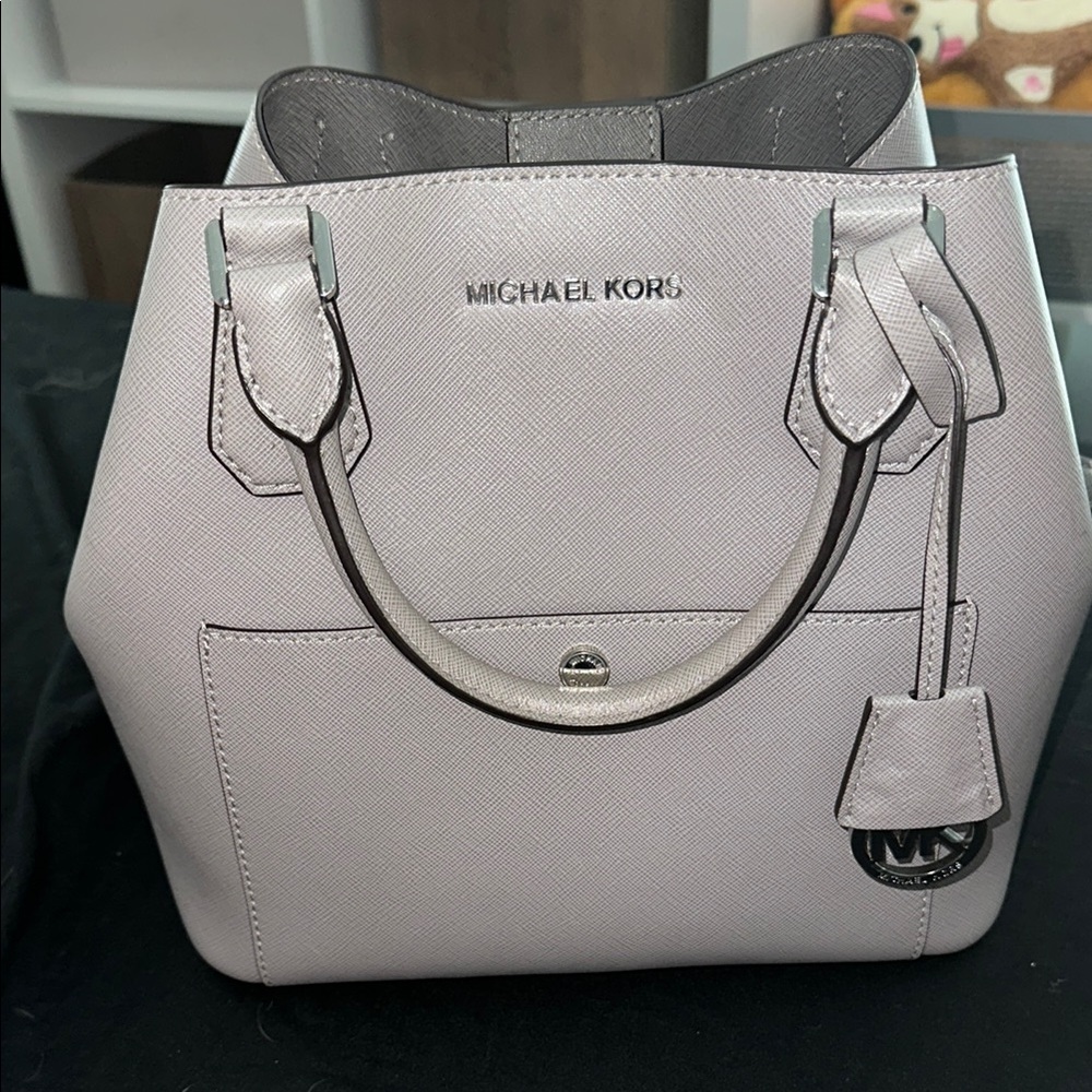 Michael Kors Women's Bucket Bag in Light Gray